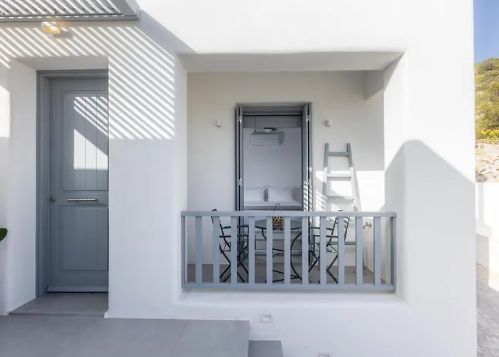 Azure Ξενοδοχείο *